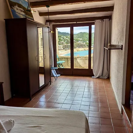 Casa Dentro Del Castillo De